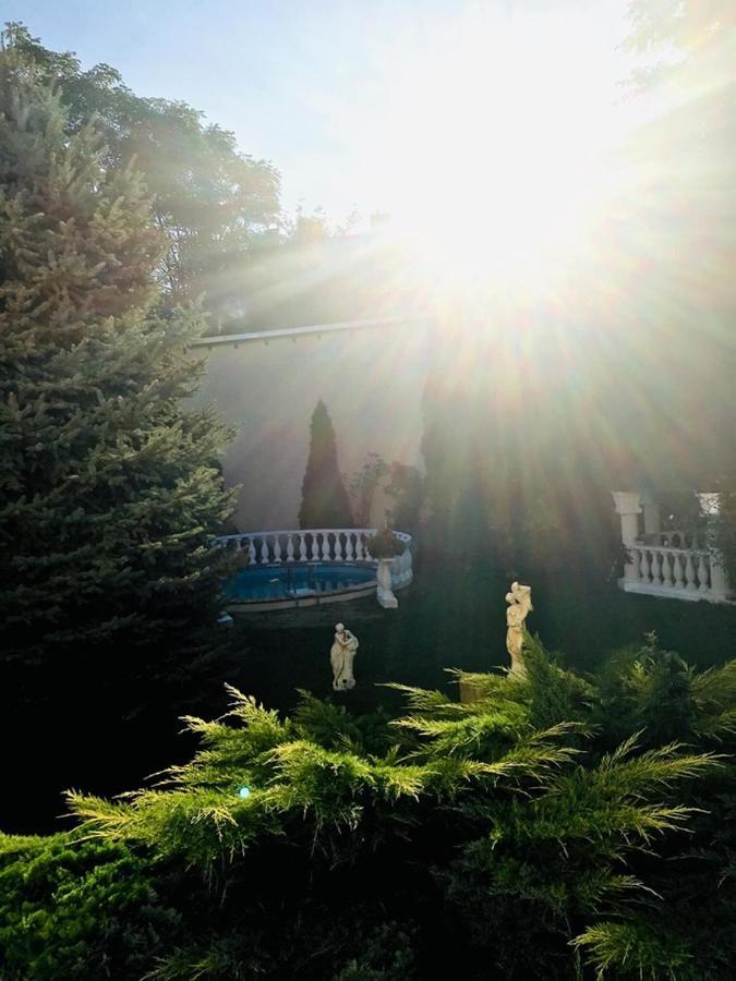 Apartament Adam Apartmanhaz Segedyn Zewnętrze zdjęcie