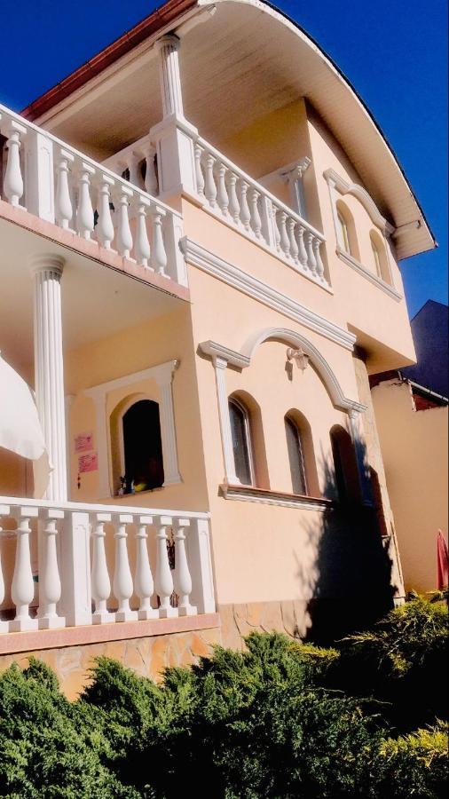 Apartament Adam Apartmanhaz Segedyn Zewnętrze zdjęcie