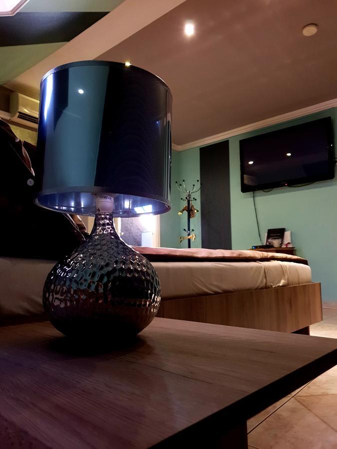 Apartament Adam Apartmanhaz Segedyn Zewnętrze zdjęcie