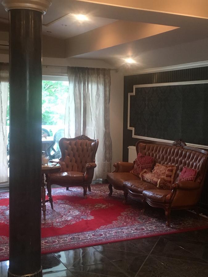 Apartament Adam Apartmanhaz Segedyn Zewnętrze zdjęcie